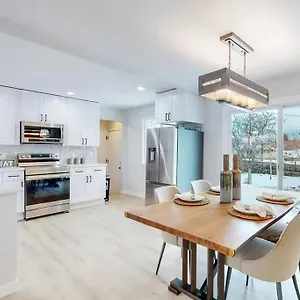  Holiday home House Of Vibes - Dog Friendly United States